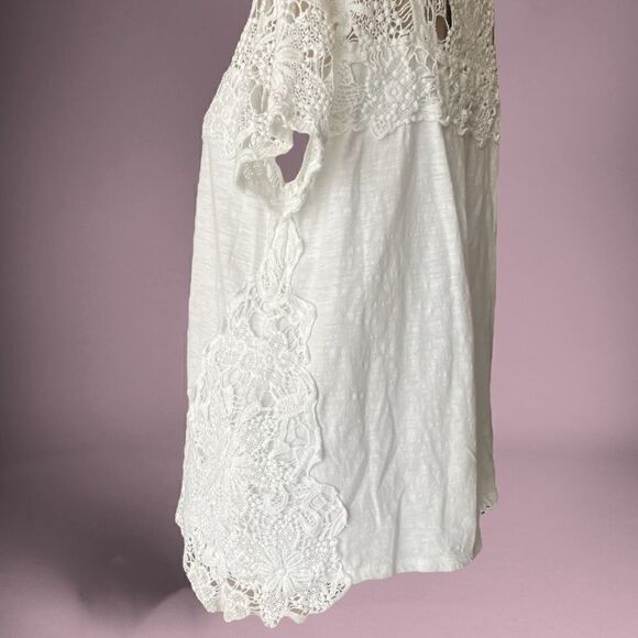 Adiva top Floral White-On-White Openwork and Embroidered - Picture 4 of 7